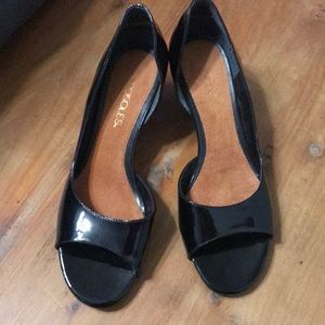 NWT Black 2 inch Aerosoles